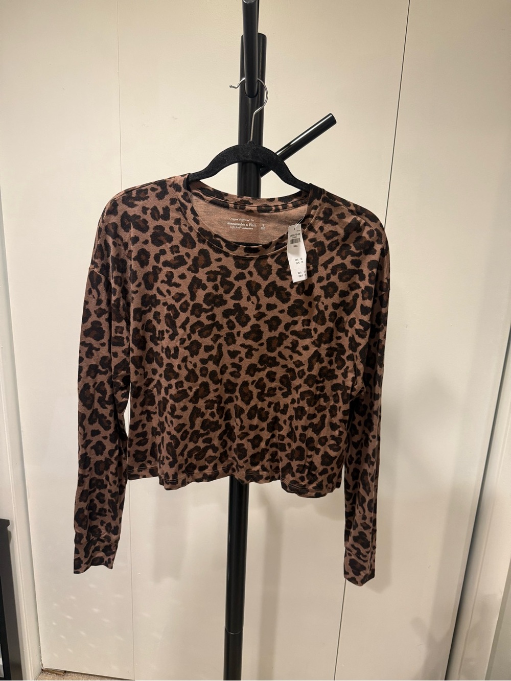 Abercrombie & Fitch Leopard Print cropped boyfriend top - Brown - NWT